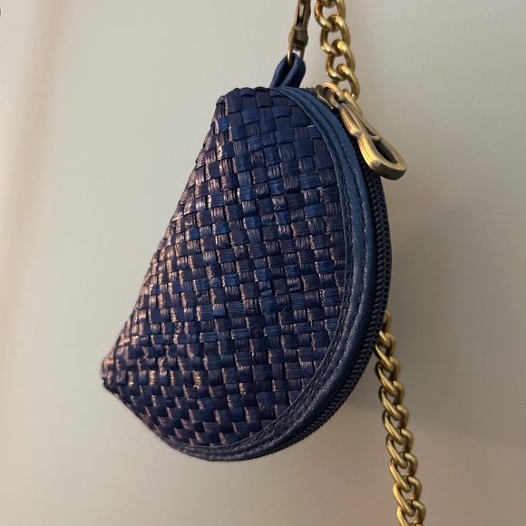 Beautiful blue hand woven sling bag, brand new - Picture 4 of 10